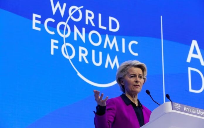 Presiden Komisi Uni Eropa Ursula von der Leyen berpidato di Forum Ekonomi Dunia (WEF), di Davos, Swiss, 17 Januari 2023. Foto: Reuters/Arnd Wiegmann.