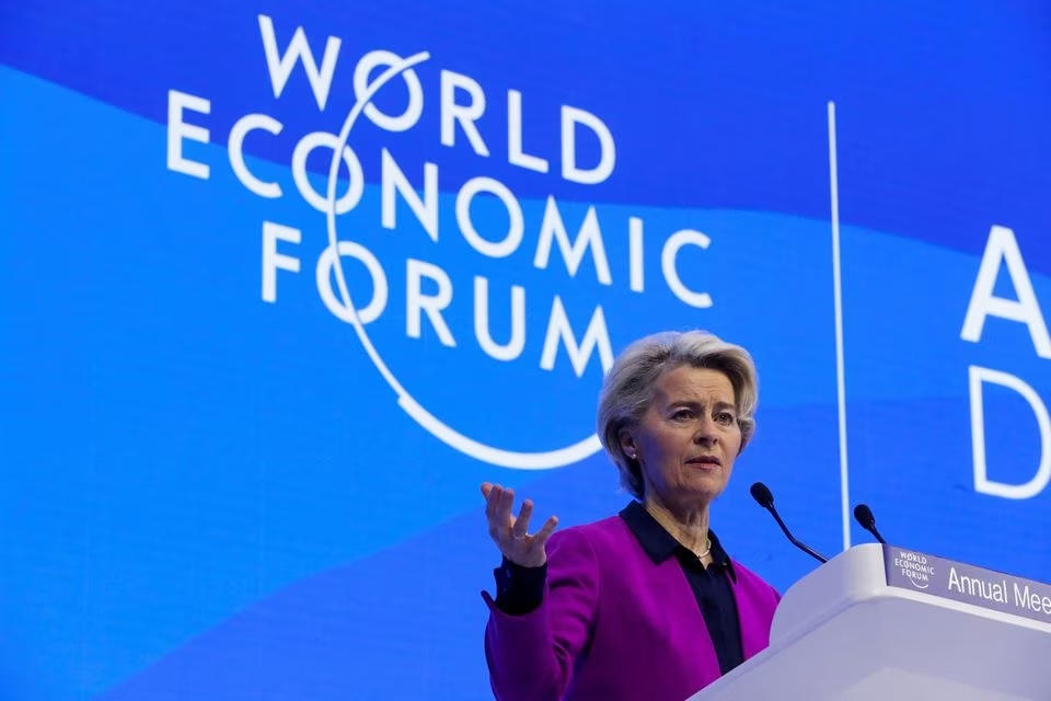 Presiden Komisi Uni Eropa Ursula von der Leyen berpidato di Forum Ekonomi Dunia (WEF), di Davos, Swiss, 17 Januari 2023. Foto: Reuters/Arnd Wiegmann.