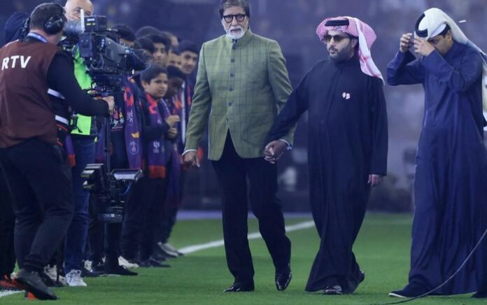 Amitabh Bachchan Ikut Saksikan Laga Ronaldo vs Messi