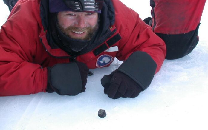 Ilmuwan Temukan Lima Meteorit di Antarktika, Salah Satunya Berbobot 7,6 Kg