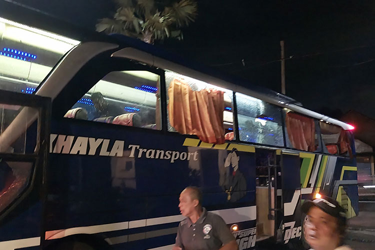 Bus Arema Diserang, 2 Pemain dan 1 Staf Jadi Korban