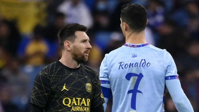 Viral Foto Lionel Messi Menatap Tajam Ronaldo