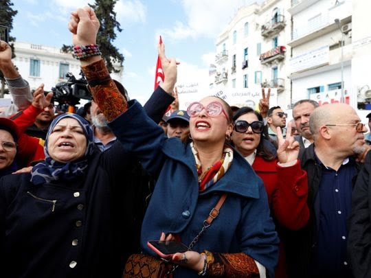 Ribuan Warga Tunisia Tuntut Presiden Mundur pada Peringatan Revolusi