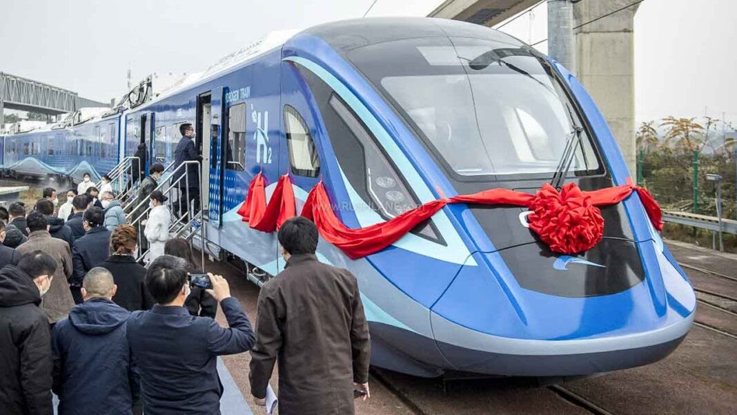 Kereta Perkotaan Bertenaga Hidrogen China Melaju dari Lini Perakitan