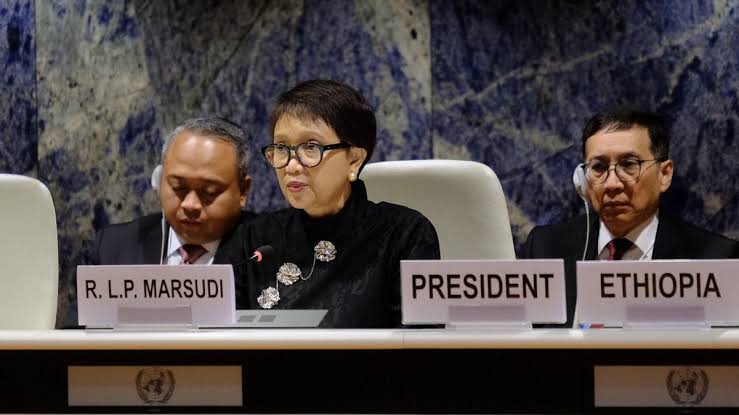 Menteri Luar Negeri RI Retno Marsudi menyampaikan pernyataan pada pertemuan Conference on Disarmament di Jenewa, Swiss pada Senin (27/2/2023). (Foto: kemlu.go.id)