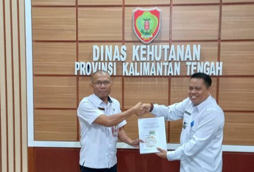 Dishut Kalteng Serahkan Draf Rancangan Perda tentang Pengakuan dan Perlindungan Masyarakat Hukum Adat