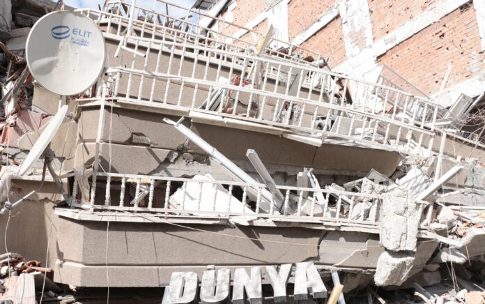 Gempa 5,6 SR Mengguncang Turki: 1 Tewas dan 69 Dirawat dengan Berbagai Cedera