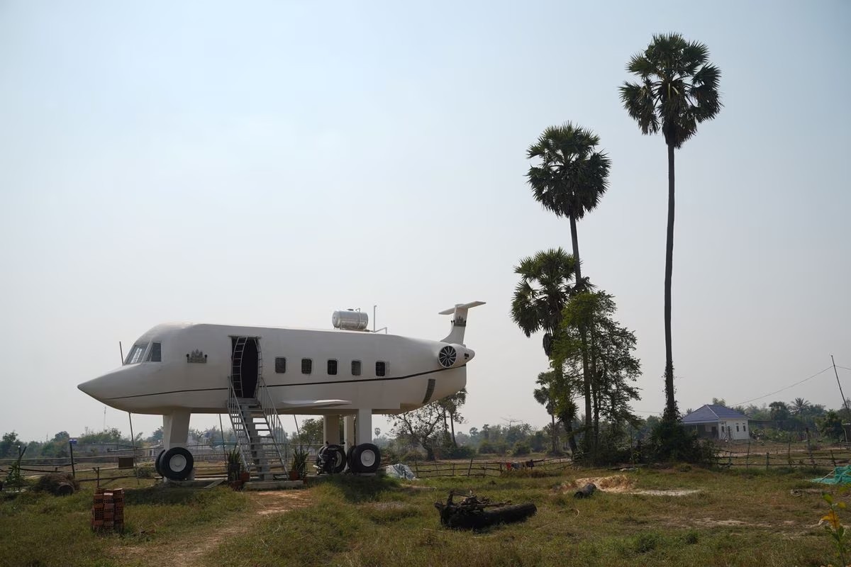 Unik, Pria Kamboja Bangun 'Rumah Pesawat' untuk Wujudkan Mimpinya