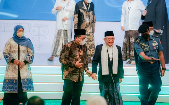 Wapres Ma'ruf Amin dalam forum Muktamar Internasional Fikih Peradaban I yang mengangkat tajuk Membangun Landasan Fiqih untuk Perdamaian dan Harmoni Global di Shangri-La Hotel, Surabaya, Senin (6/2/2023).