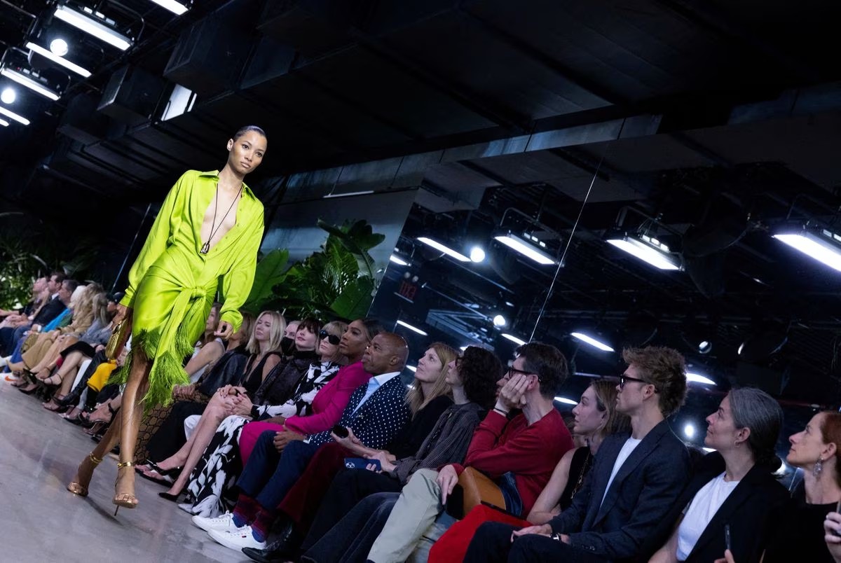 New York Fashion Week: Media Sosial dan Ekonomi dapat Mempengaruhi Tren