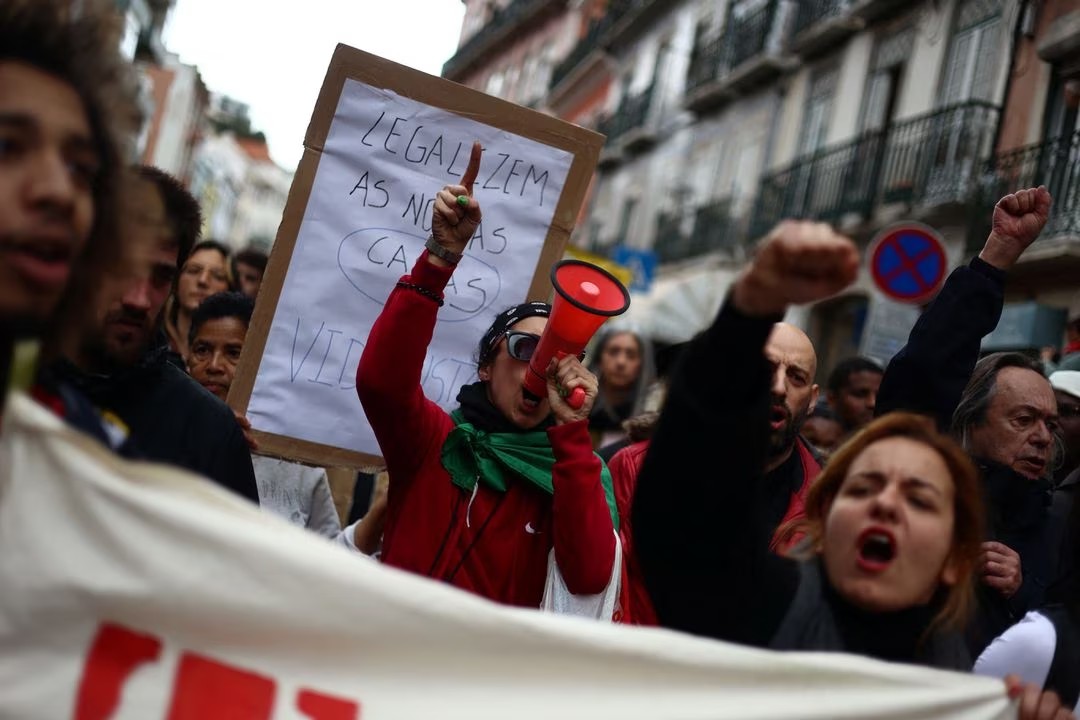 Ribuan Warga Portugal Turun ke Jalan Memprotes Krisis Biaya Hidup