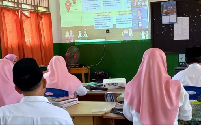 Kemenag: 641.635 Guru Madrasah Ikuti Bimtek Implementasi Kurikulum Merdeka