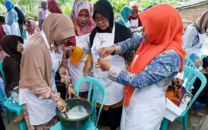 Ibu-ibu Tuban Ikuti Pelatihan Pembuatan Sabun: Alhamdulilah Senang Sekali