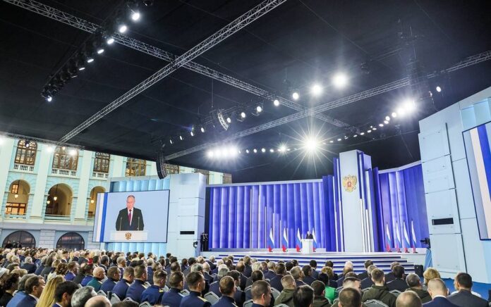 Presiden Rusia Vladimir Putin menyampaikan pidato tahunannya kepada Majelis Federal di Moskow, Rusia 21 Februari 2023. Foto: Sergei Savostyanov/TASS.