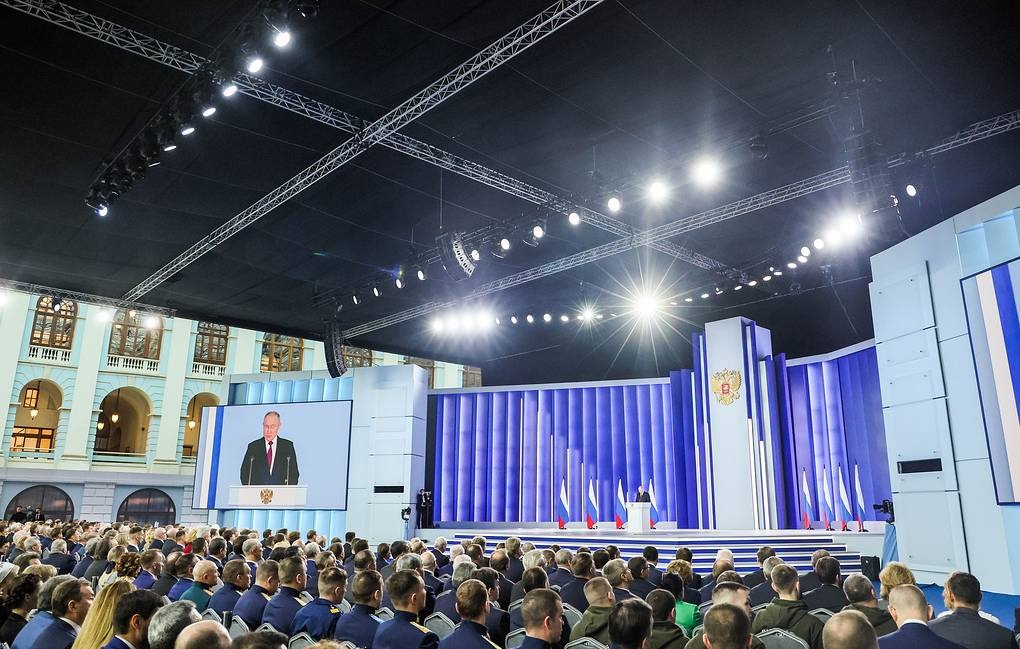 Presiden Rusia Vladimir Putin menyampaikan pidato tahunannya kepada Majelis Federal di Moskow, Rusia 21 Februari 2023. Foto: Sergei Savostyanov/TASS.