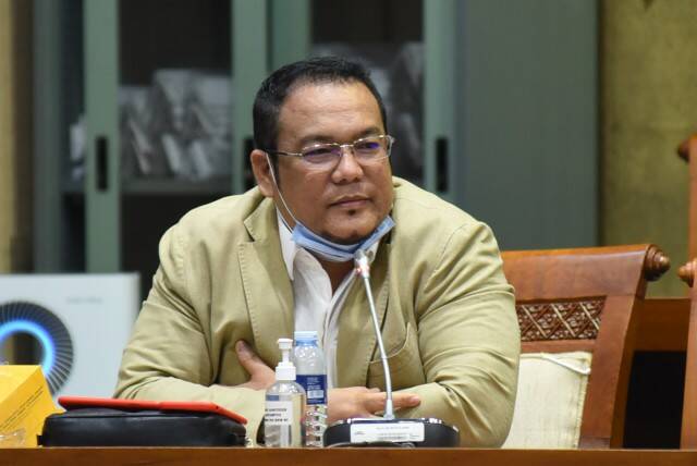 Legislator PDIP, Yulian Gunhar