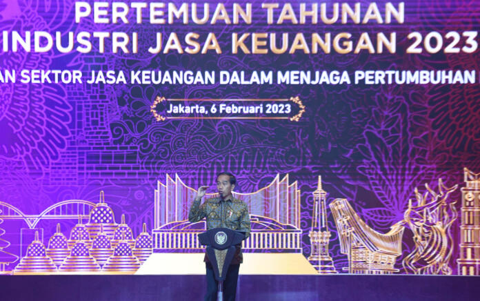 Presiden Jokowi Minta Industri Jasa Keuangan Dukung Pendanaan Investasi Smelter