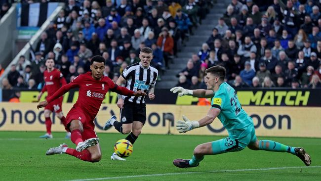 Setelah 17 Laga Tanpa Kekalahan, Newcastle Akhirnya Dibantai Liverpool