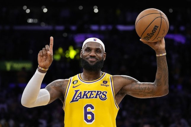 Lebron James Cetak Rekor Sebagai Pemain NBA dengan Poin Terbanyak Sepanjang Masa