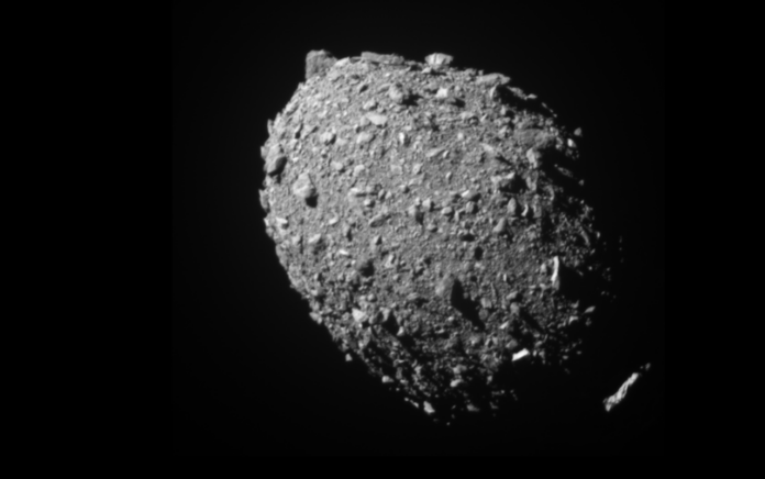 ESA Berhasil Merekam Asteroid Terbang di Langit Inggris Selatan