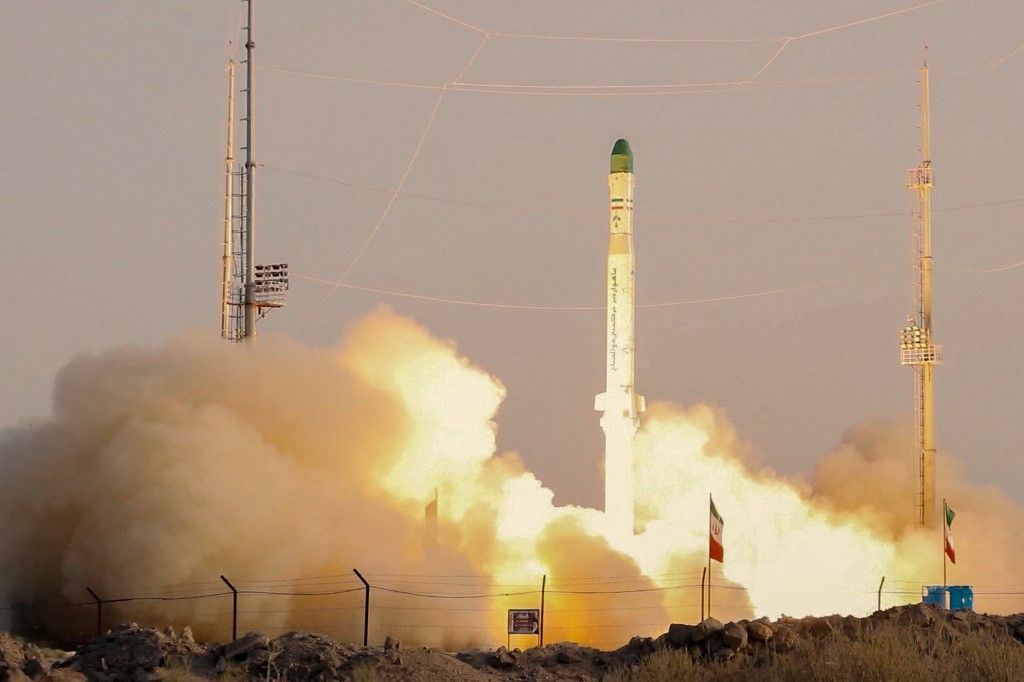 Iran Berencana Luncurkan Satelit Buatan Sendiri ke Luar Angkasa