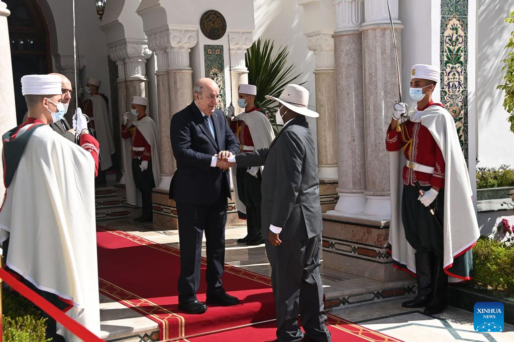 Aljazair dan Uganda Tandatangani Sejumlah Perjanjian Kerja Sama Ekonomi