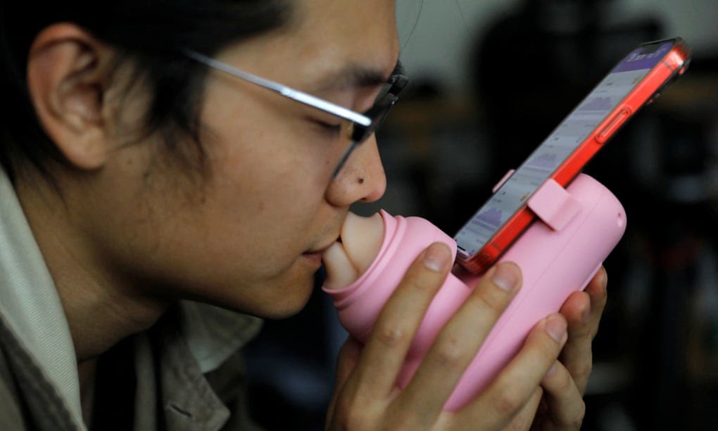 Perusahaan China Ciptakan Mesin Ciuman Jarak Jauh, Begini Komentar Para Pengguna