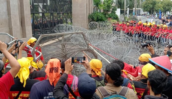 Aliansi buruh perppu ciptaker