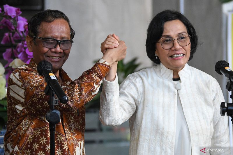 Mahfud MD saat konferensi pers bersama Menteri Keuangan Sri Mulyani