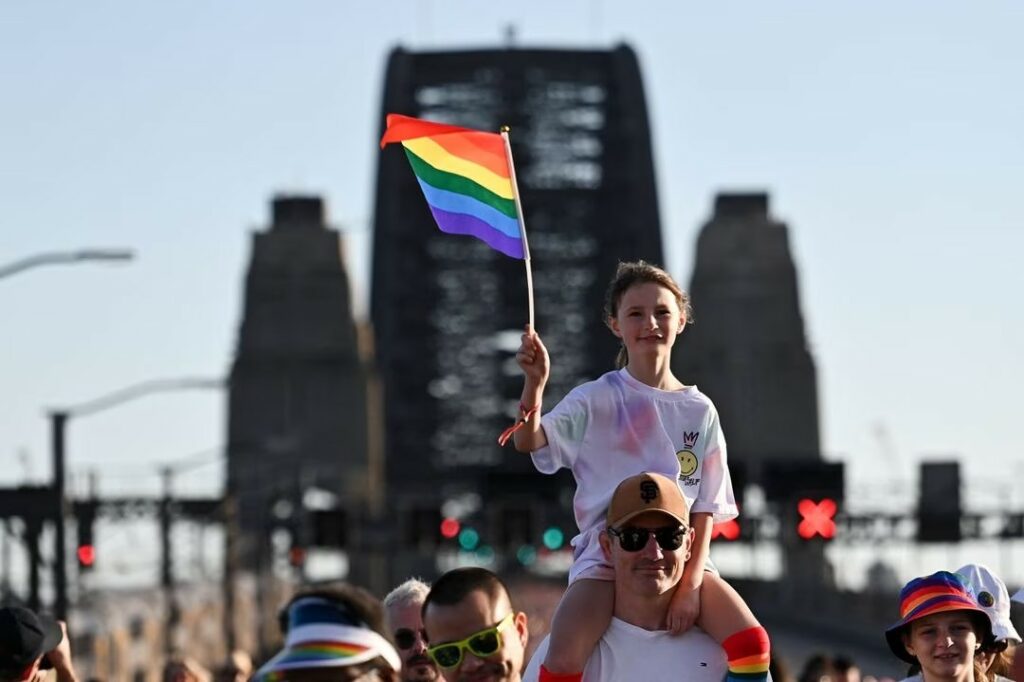 50.000 Orang Berbaris Melintasi Harbour Bridge Australia untuk Rayakan WorldPride