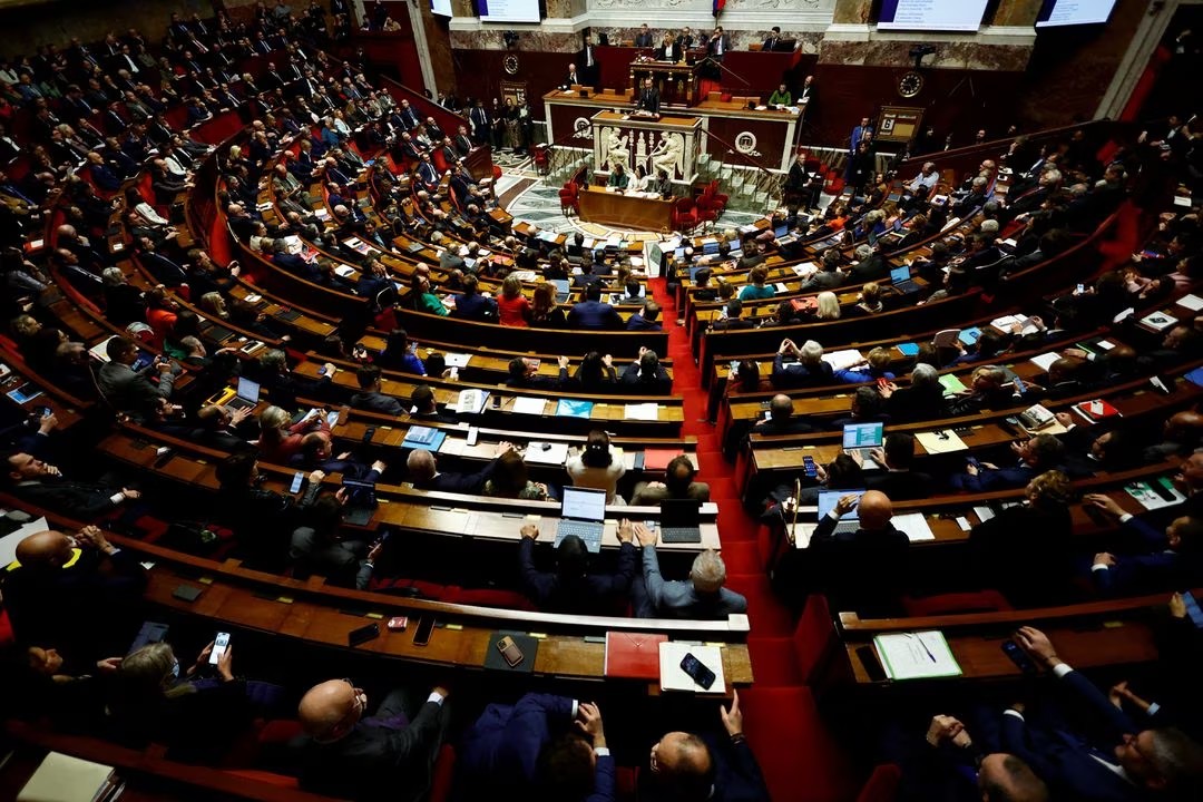 Senat Prancis Menaikkan Usia Pensiun Menjadi 64 Tahun