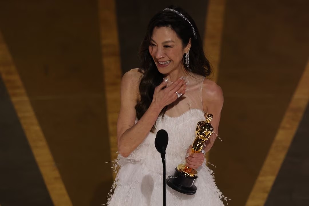 Michelle Yeoh Menangkan Aktris Terbaik Oscar untuk 'Everything Everywhere All at Once'