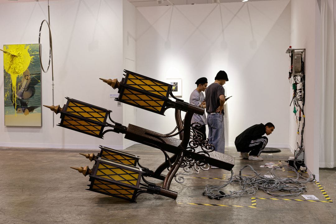 Ribuan Orang Padati Art Basel Hong Kong Saat Galeri Melaporkan Keuntungannya