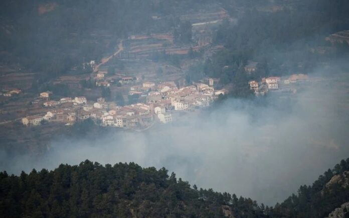 Dievakuasi Karena Kebakaran Hutan, Warga Desa Spanyol Terpaksa Tinggalkan Hewan Ternak