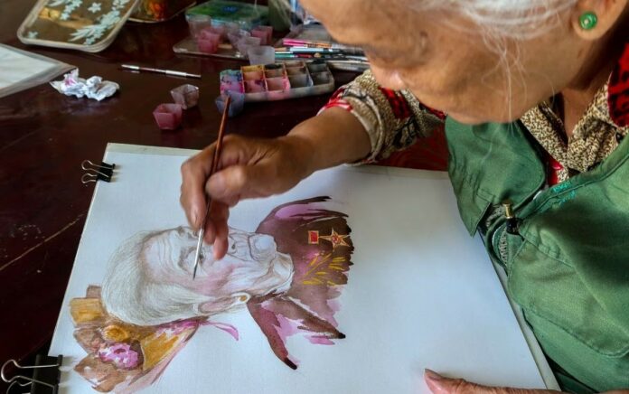 Seniman Vietnam Melukis Lebih dari 2.700 'Ibu Heroik' Agar Mereka Tidak Dilupakan