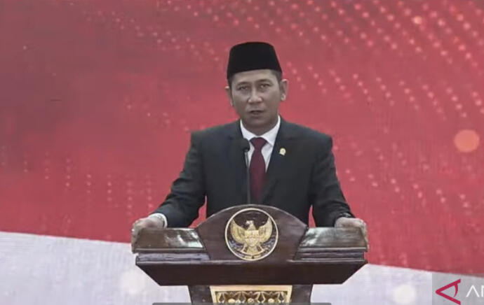 Ketua KY, Mukti Fajar Nur Dewata saat Laporan Tahunan Komisi Yudisial Tahun 2022 di Auditorium Lantai 4 Gedung Komisi Yudisial, Jakarta, Senin (13/3/2023).