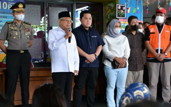 Wapres Serahkan Bantuan Kepada Korban Kebakaran Depo Plumpang