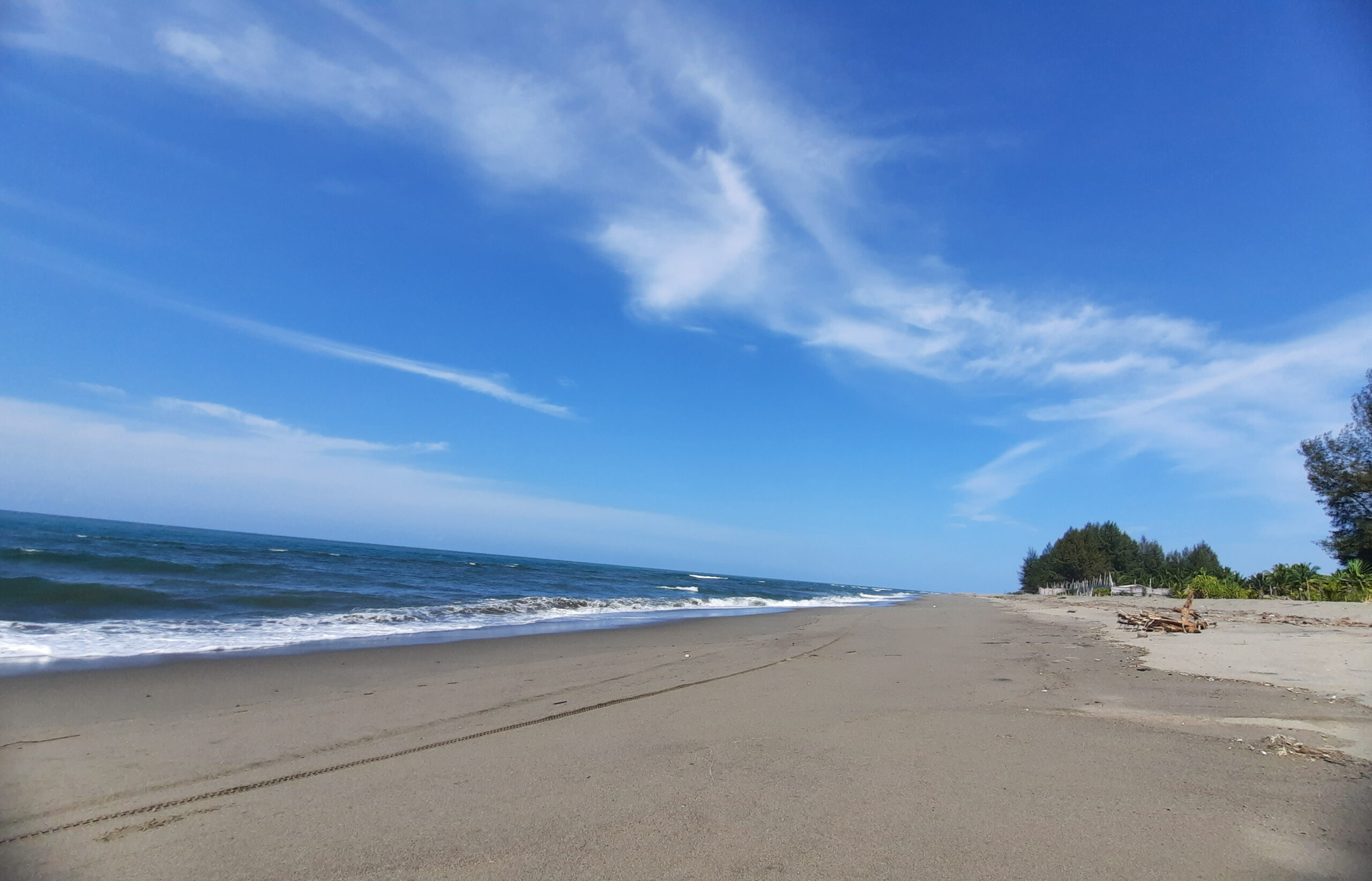 Pantai Kuala Pawoen Bireuen, Tawarkan Sejuta Pesona untuk Dinikmati