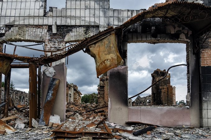 Bangunan hancur di Borodyanka, Ukraina.