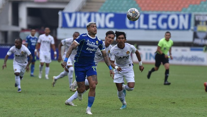 Tekanan Berat Justru Membuat Persib Bandung Kurang Fokus