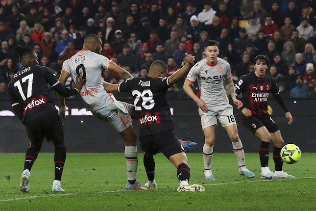 AC Milan vs Udinese: Rossoneri Kalah 1-3