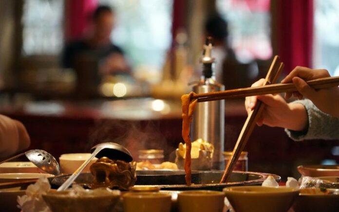 Restoran di China Manfaatkan Minyak Bekas dari Hotpot Diubah Jadi Bahan Bakar Jet