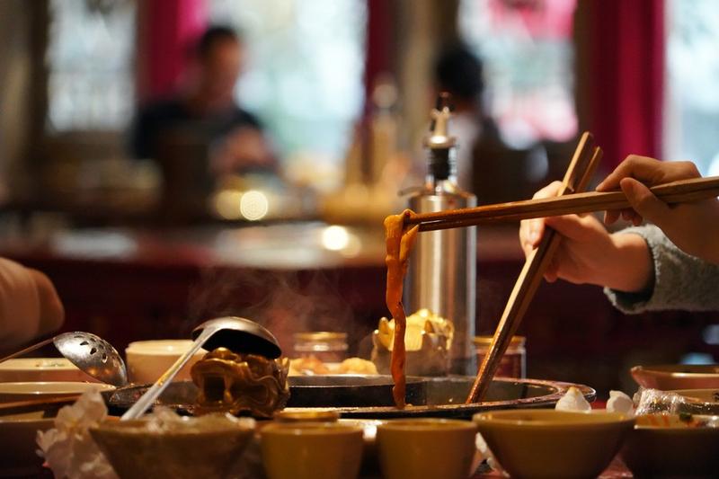 Restoran di China Manfaatkan Minyak Bekas dari Hotpot Diubah Jadi Bahan Bakar Jet