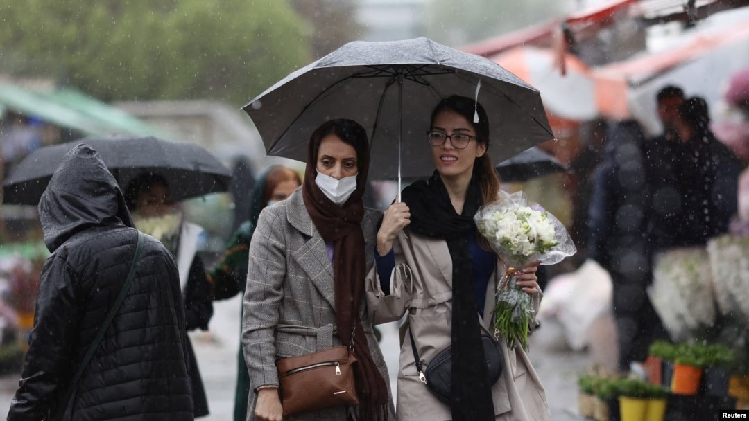 Iran Pasang Kamera di Tempat Umum untuk Tegakkan Aturan Berpakaian Bagi Perempuan