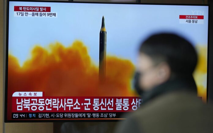 Korea Utara Lakukan Uji Coba Rudal Balistik Antarbenua Hwangsong-18