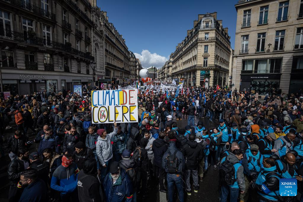 Prancis: Ratusan Ribu Orang Ikut Serta dalam Protes Nasional ke-12 Serikat Pekerja untuk Menentang Reformasi Pensiun