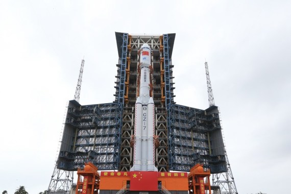 Roket Pengangkut untuk Wahana Antariksa Kargo Tianzhou-6 Tiba di Situs Peluncuran