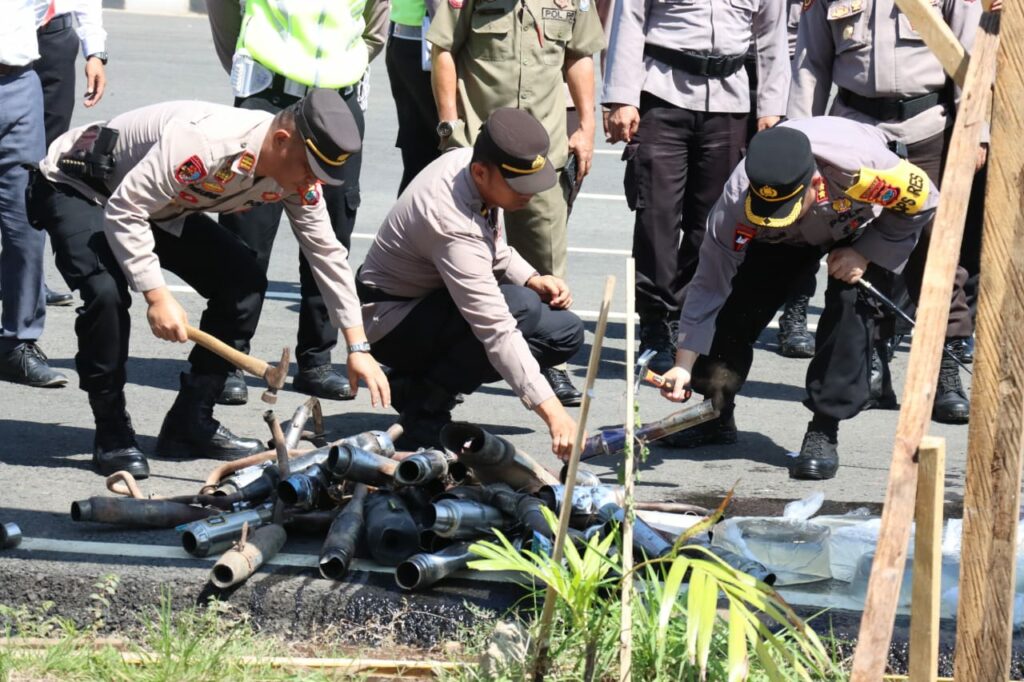 Polres Bolsel Musnahkan Satu Ton Cap Tikus