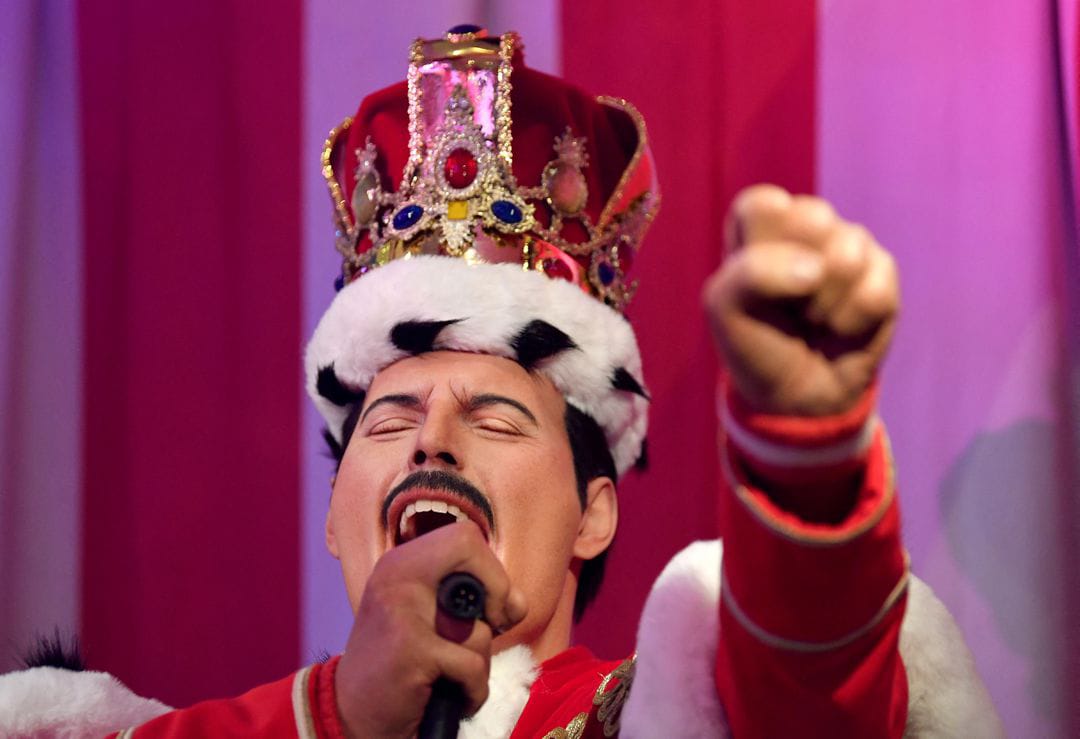 'Hammer to Fall': Berbagai Barang Antik Milik Freddie Mercury akan Dilelang