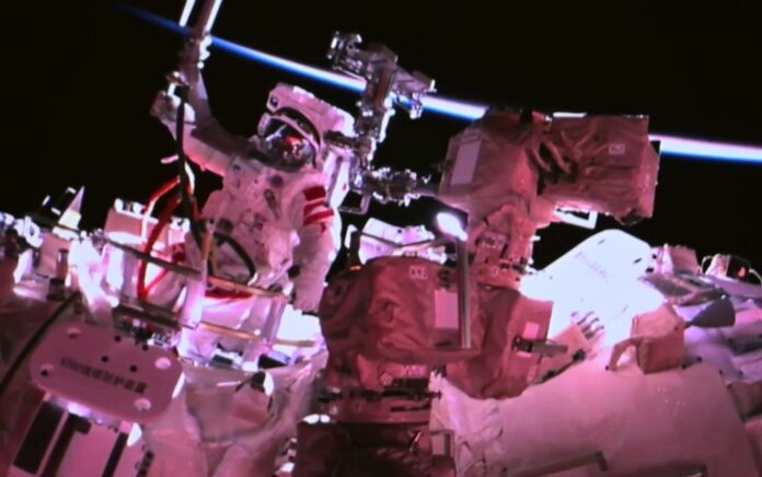 Taikonaut Shenzhou-15 Rampungkan Misi Spacewalk Keempat